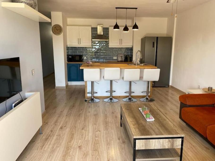 South And Charming Apartment